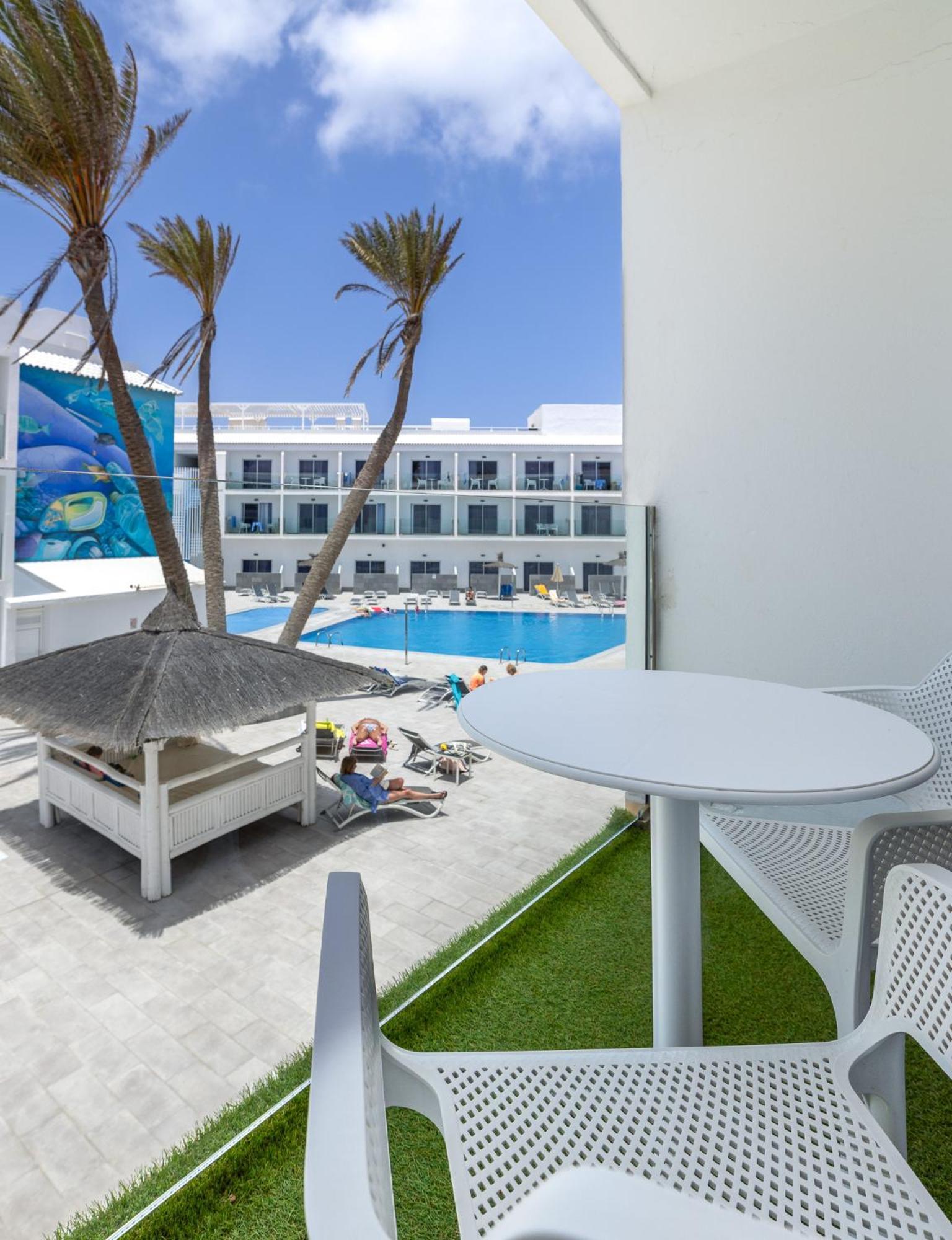 Corralejo Surfing Colors Hotel&Apartments Exterior photo